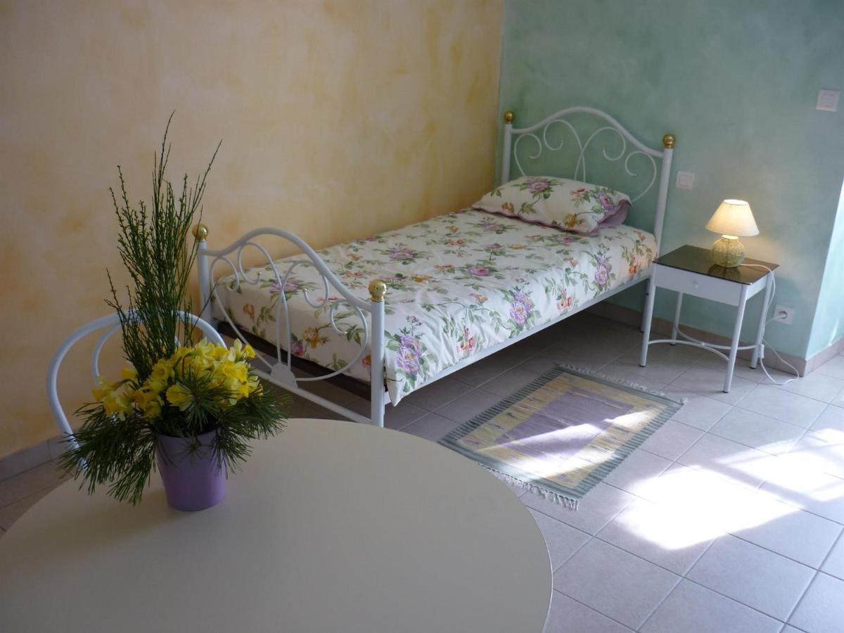 Ferme Du Pigeonnier Bed & Breakfast Montceau-et-Echarnant ภายนอก รูปภาพ