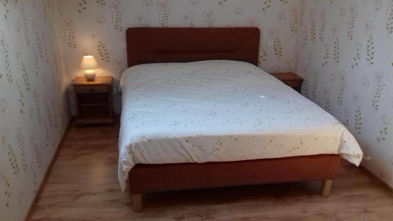 Ferme Du Pigeonnier Bed & Breakfast Montceau-et-Echarnant ภายนอก รูปภาพ