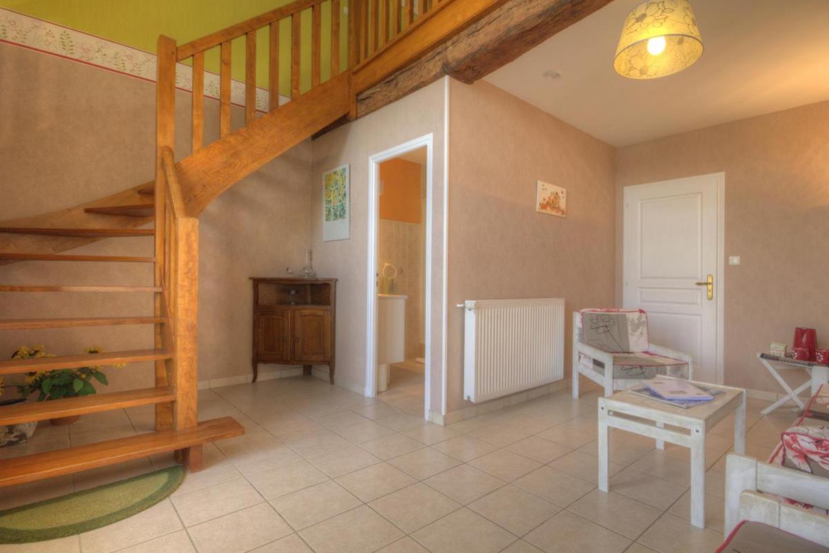 Ferme Du Pigeonnier Bed & Breakfast Montceau-et-Echarnant ภายนอก รูปภาพ